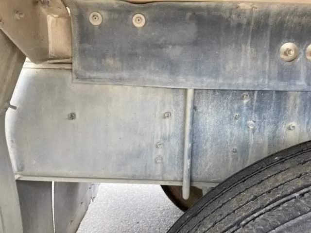 いすゞ ギガ QKG-CXZ77AT(6x4)の写真15