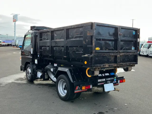 三菱 キャンター 2PG-FBAV0(2WD)の写真4