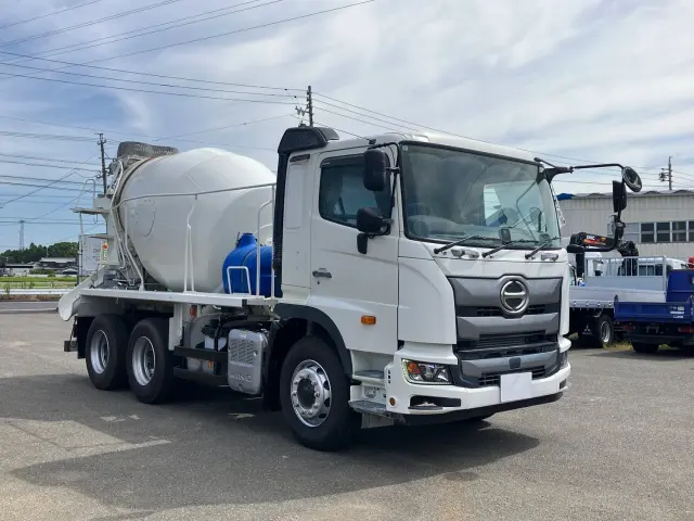 日野 プロフィア 2DG-FS1AGE(6x4)の写真2