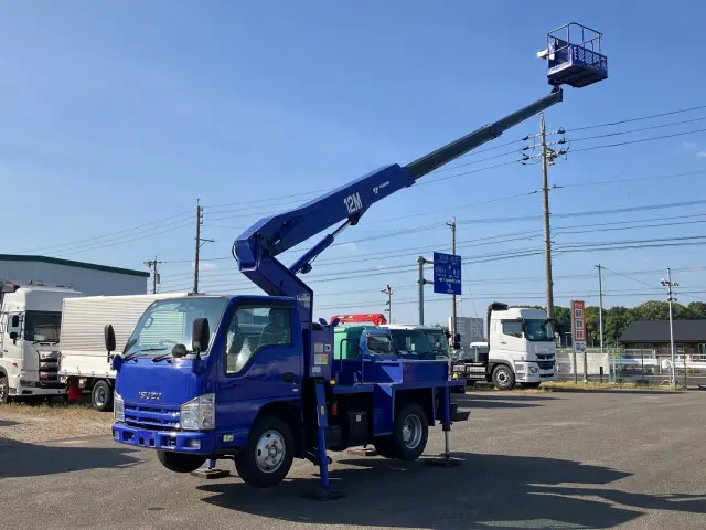 いすゞ エルフ TKG-NKR85AN(2WD)の写真1
