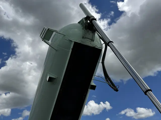 いすゞ ギガ 2PG-CYM77CM(6x2)の写真7