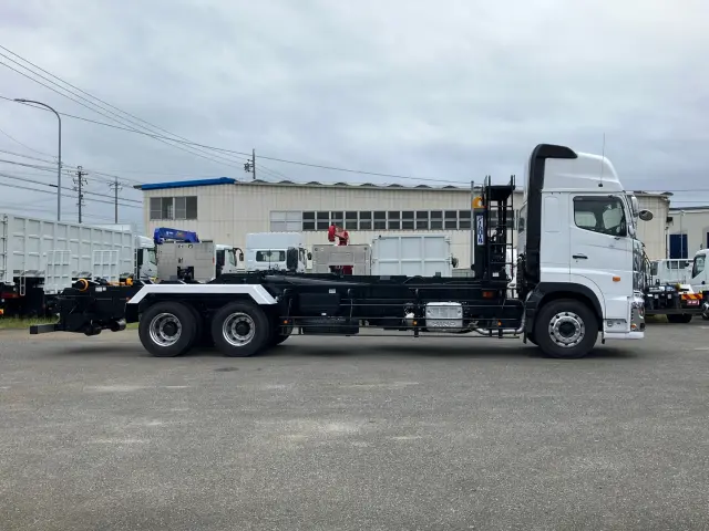 日野 プロフィア 2DG-FS1AHE(6x4)の写真6