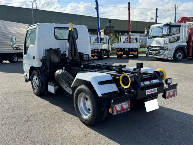 いすゞ エルフ TKG-NKR85AN(2WD)の写真4