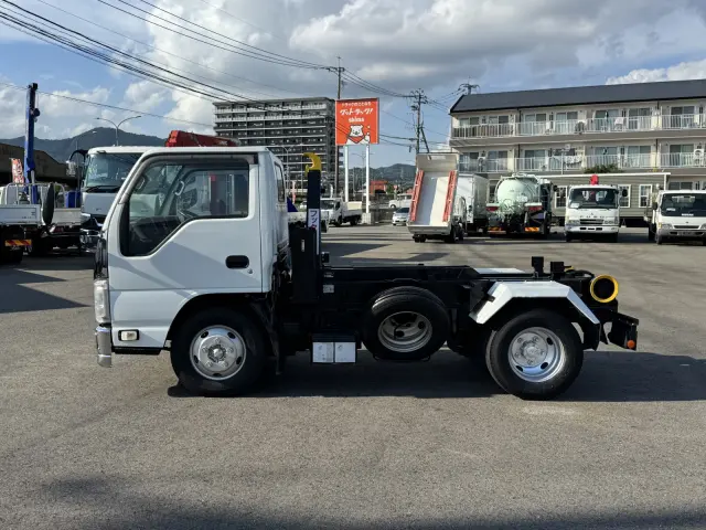いすゞ エルフ TKG-NKR85AN(2WD)の写真5