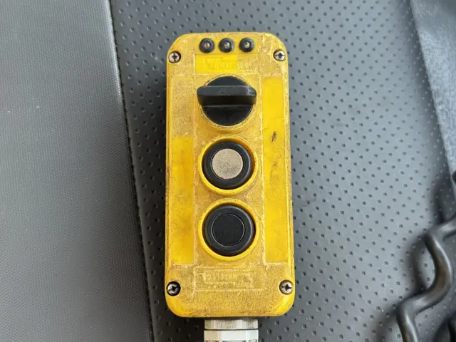 いすゞ エルフ TKG-NKR85AN(2WD)の写真19