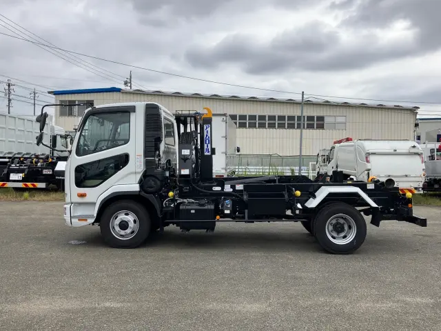 三菱 ファイター 2KG-FK72F(2WD)の写真5