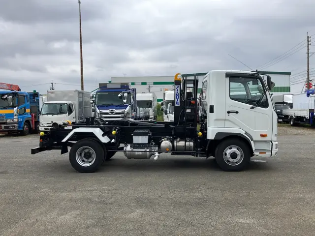 三菱 ファイター 2KG-FK72F(2WD)の写真6