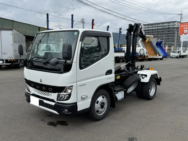 三菱 キャンター 2RG-FBAV0(2WD)の写真1