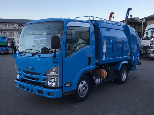 いすゞ エルフ TPG-NMR85AN(2WD)の写真1