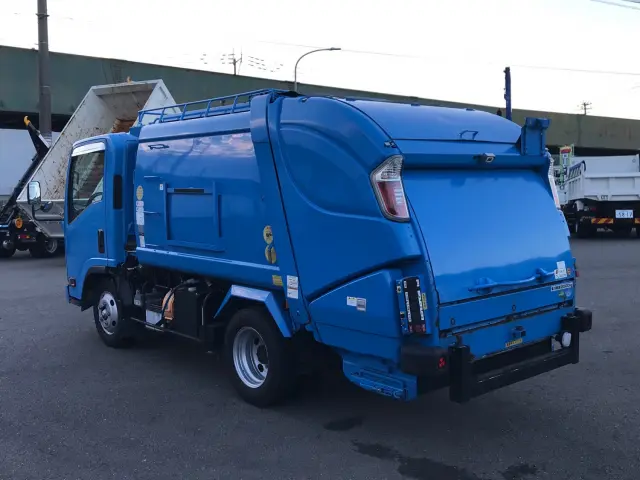 いすゞ エルフ TPG-NMR85AN(2WD)の写真4