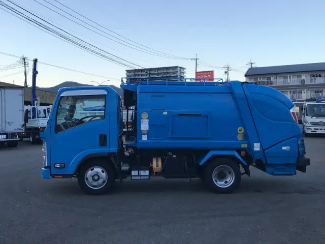 いすゞ エルフ TPG-NMR85AN(2WD)の写真5