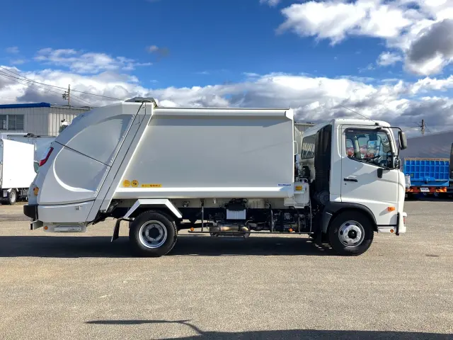 日野 レンジャー 2KG-FC2ABA(2WD)の写真6