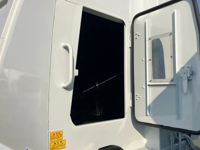 三菱 キャンター 2PG-FEB90(2WD)の写真10