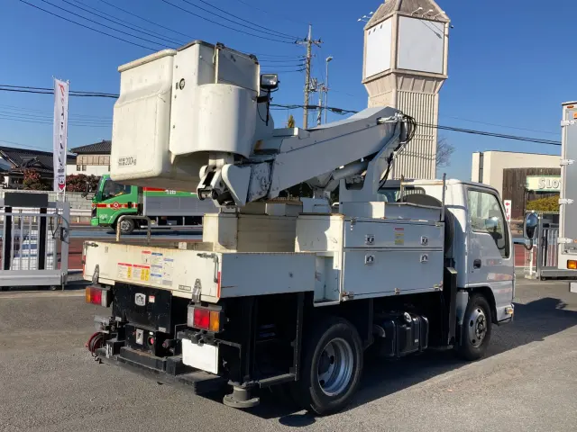 いすゞ エルフ TKG-NKR85AN(2WD)の写真3