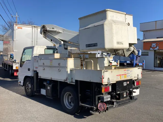 いすゞ エルフ TKG-NKR85AN(2WD)の写真4