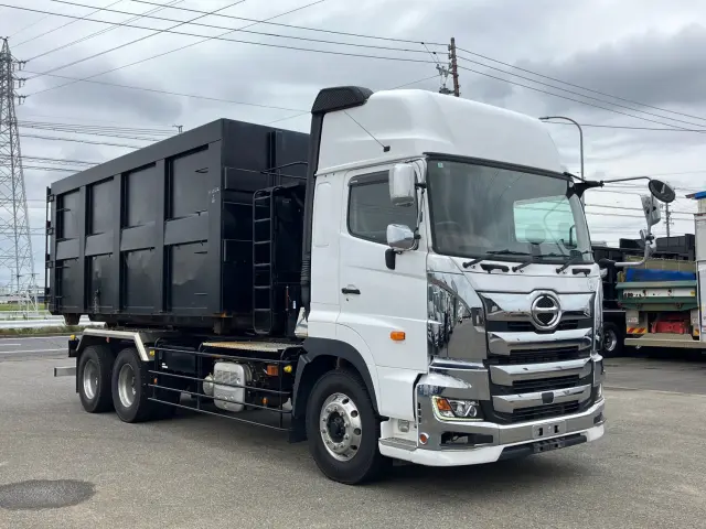 日野 プロフィア 2DG-FS1AJE(6x4)の写真2