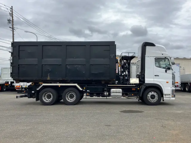 日野 プロフィア 2DG-FS1AJE(6x4)の写真6