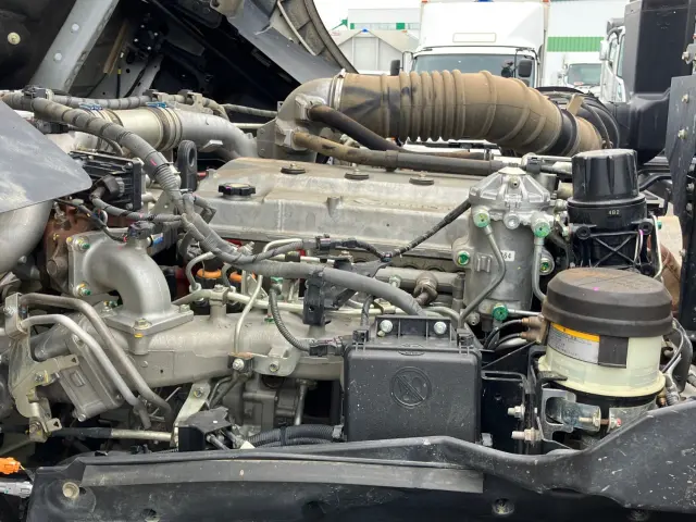 日野 プロフィア 2DG-FS1AJE(6x4)の写真16