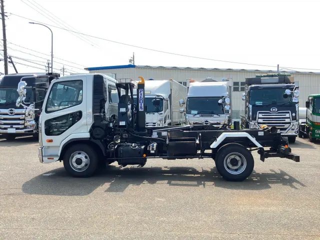 三菱 ファイター 2KG-FK72F(2WD)の写真5