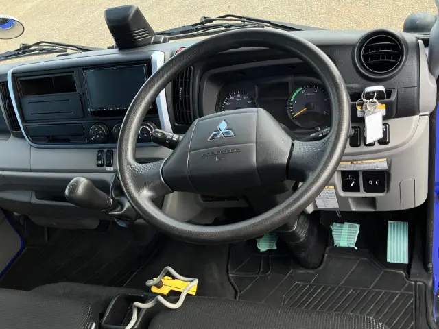 三菱 キャンター 2RG-FBAV0(2WD)の写真17