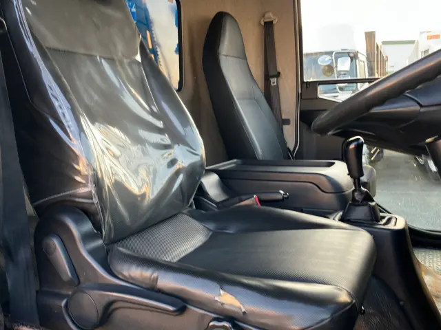三菱 ファイター 2KG-FK71F(2WD)の写真17