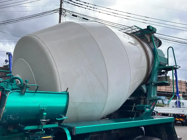 いすゞ ギガ 2KG-CXZ77CT(6x4)の写真9
