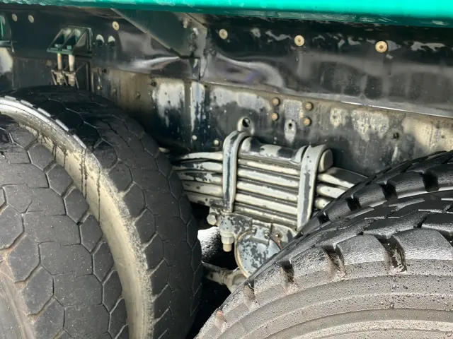 いすゞ ギガ 2KG-CXZ77CT(6x4)の写真15