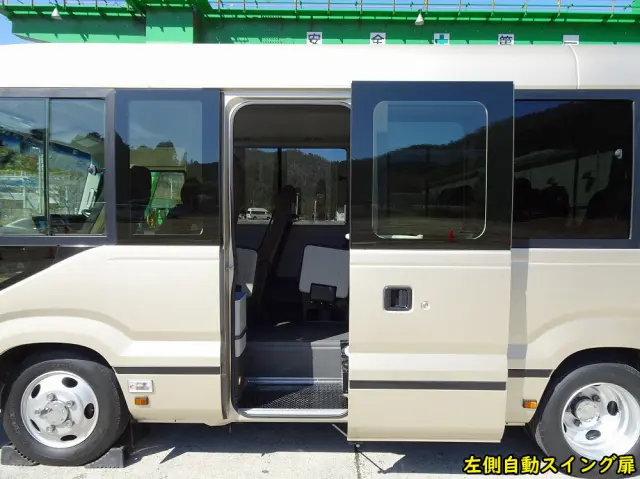 トヨタ コースター SKG-XZB60(2WD)の写真17