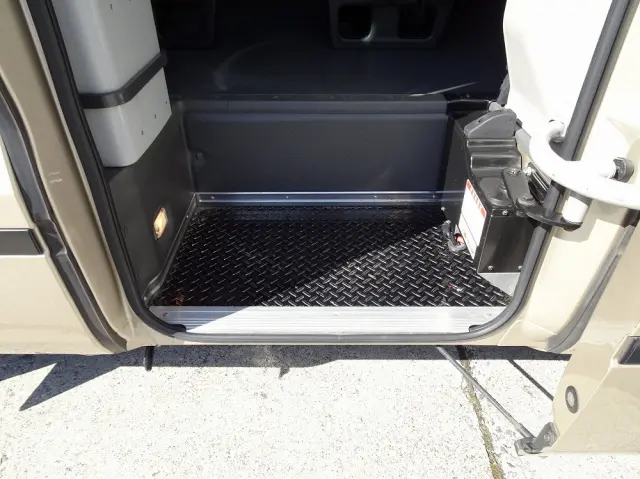 トヨタ コースター SKG-XZB60(2WD)の写真19