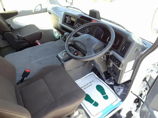 トヨタ コースター 2WG-GDB110(2WD)の写真4