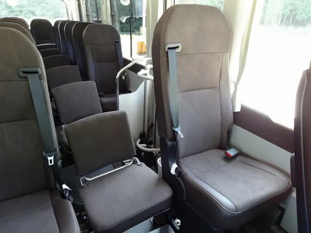 トヨタ コースター 2WG-GDB110(2WD)の写真14