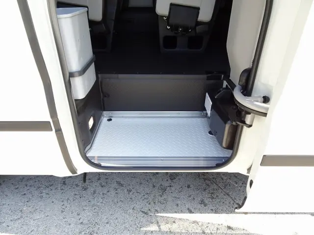トヨタ コースター 2WG-GDB110(2WD)の写真18