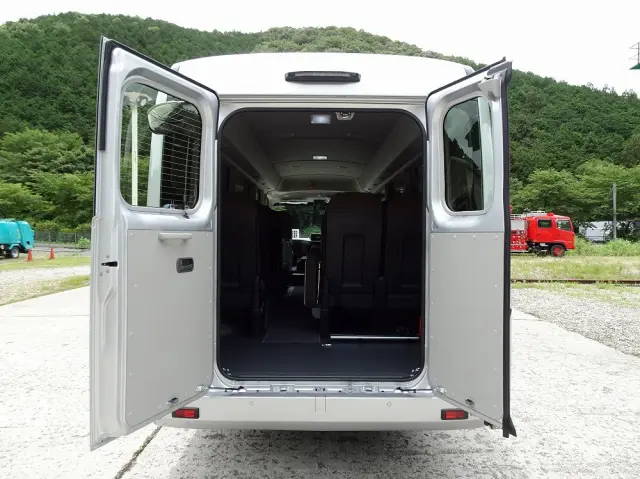 トヨタ コースター 2WG-GDB110(2WD)の写真3