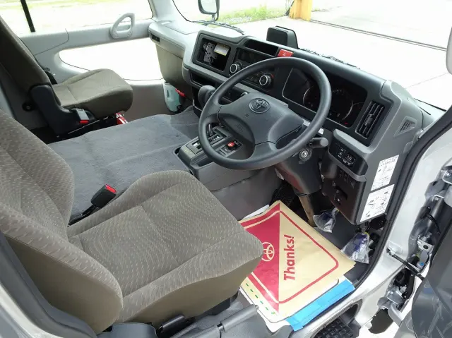 トヨタ コースター 2WG-GDB110(2WD)の写真4