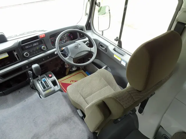 トヨタ コースター 2WG-GDB110(2WD)の写真22