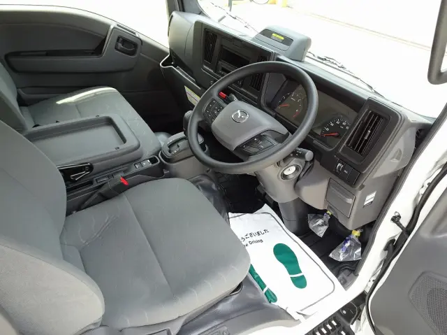 マツダ タイタン 2TG-LKR88C(2WD)の写真4
