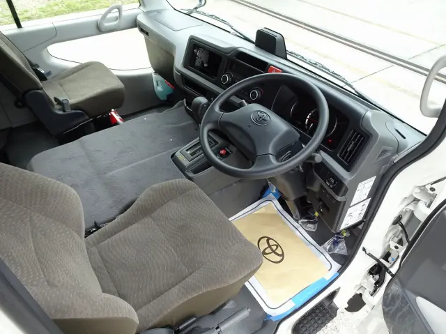 トヨタ コースター 2WG-GDB110(2WD)の写真4