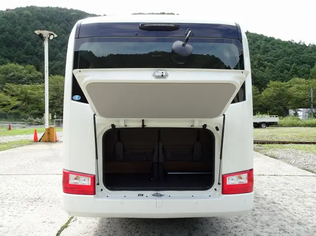 トヨタ コースター 2WG-GDB110(2WD)の写真8