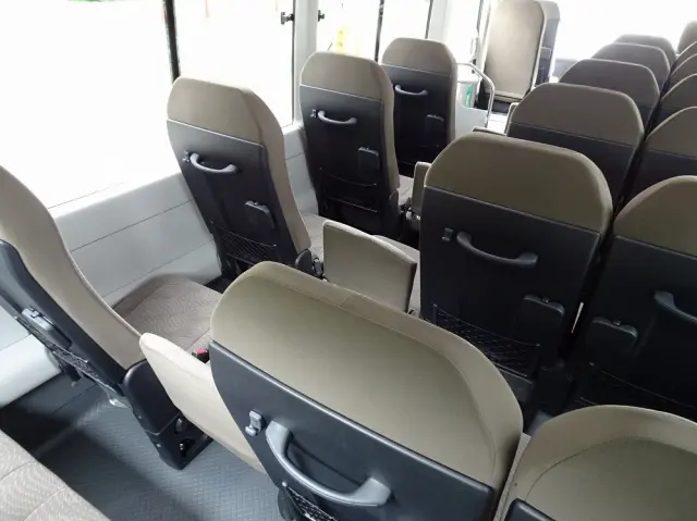 トヨタ コースター 2WG-GDB110(2WD)の写真15