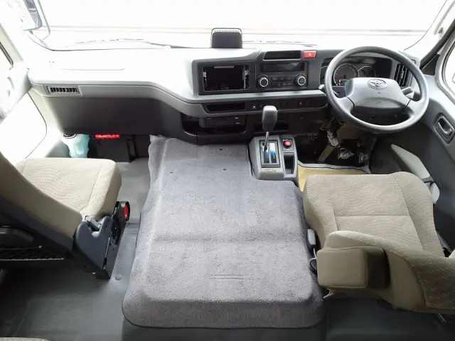 トヨタ コースター 2WG-GDB110(2WD)の写真22