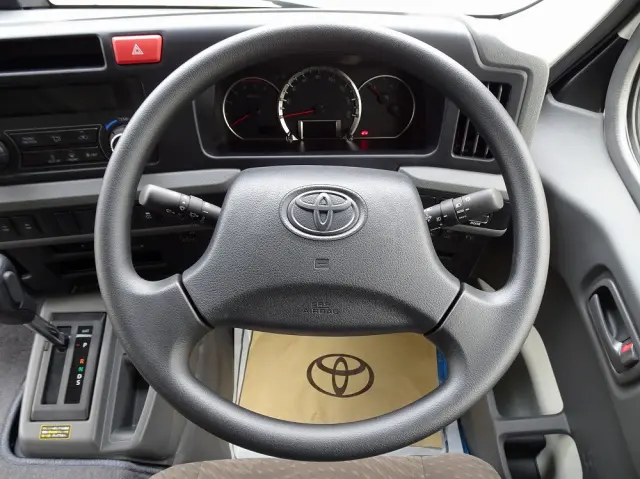 トヨタ コースター 2WG-GDB110(2WD)の写真35