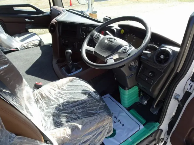 日野 プロフィア 2DG-FS1AHE(6x4)の写真4