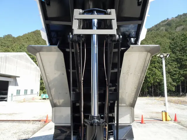 日野 プロフィア 2DG-FS1AHE(6x4)の写真22