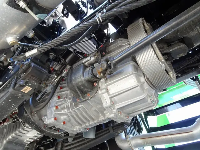 日野 プロフィア 2DG-FS1AHE(6x4)の写真33