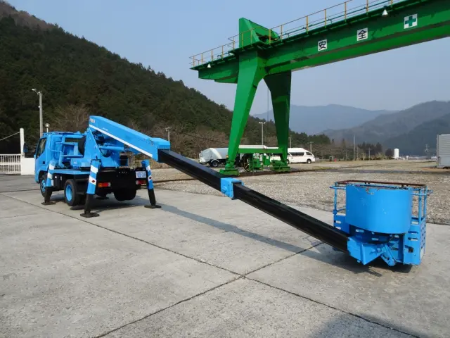 トヨタ ダイナ PB-XZU301H(2WD)の写真6