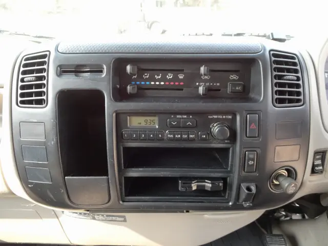 トヨタ ダイナ PB-XZU301H(2WD)の写真32