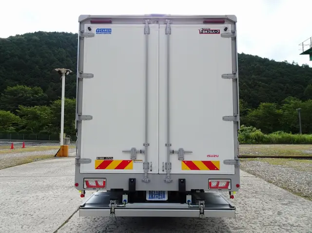 いすゞ フォワード 2RG-FRR90T4(2WD)の写真3