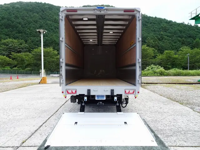 いすゞ フォワード 2RG-FRR90T4(2WD)の写真8