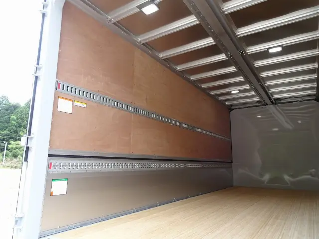 いすゞ フォワード 2RG-FRR90T4(2WD)の写真11