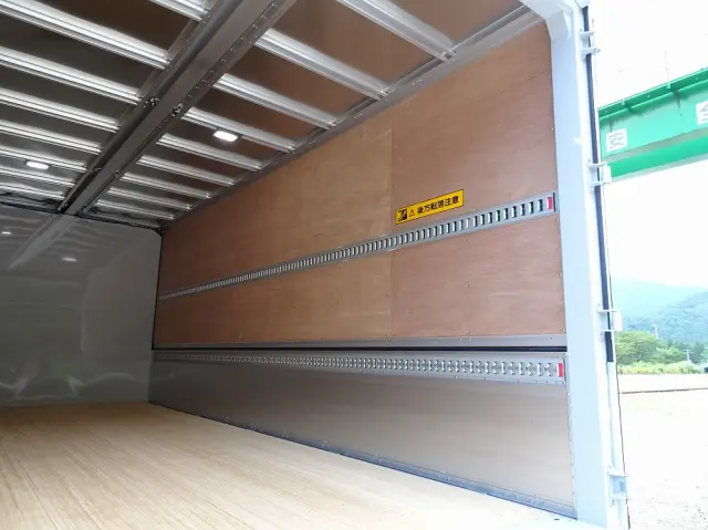 いすゞ フォワード 2RG-FRR90T4(2WD)の写真12